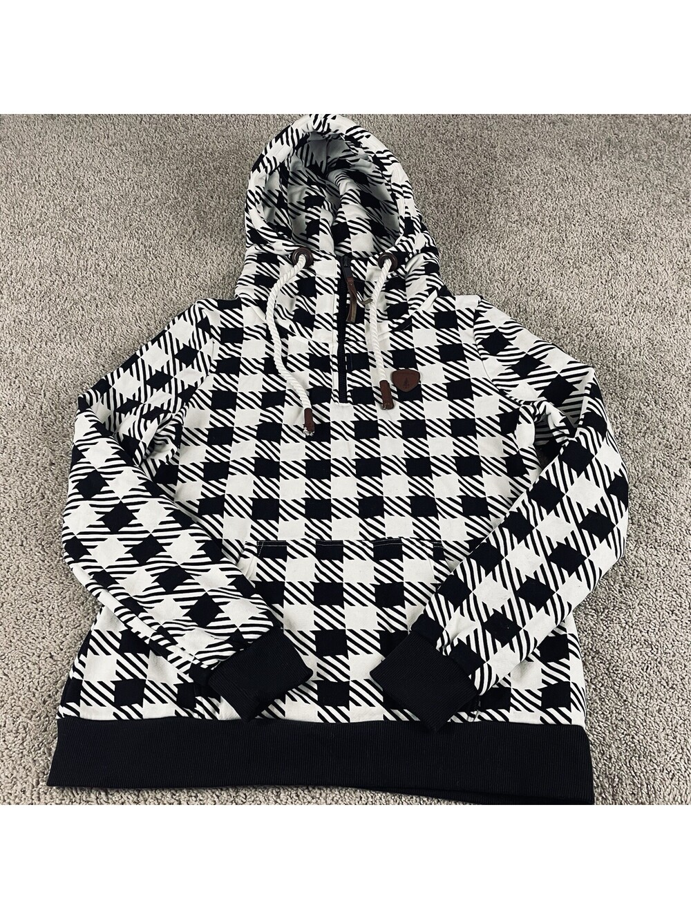 Wanakome Hoodie Womens XL Black White Drawstring Patch Fleece Sweatshirt R2
